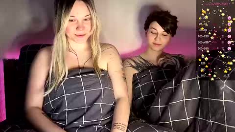 Snapshot of arya_stark7 chatting on 12/16/24, 05:17 Arya brunett and Cassie blond online show from 12/16/24, 05:17