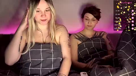 Snapshot of arya_stark7 chatting on 12/26/24, 05:15 Arya brunett and Cassie blond online show from 12/26/24, 05:15