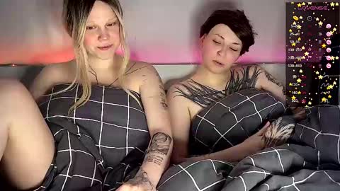 Snapshot of arya_stark7 chatting on 03/05/25, 10:22 Arya brunett and Cassie blond online show from 03/05/25, 10:22