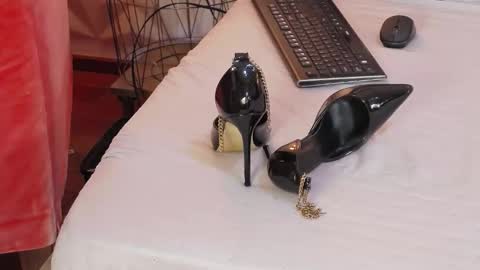 Snapshot of aryaeve chatting on 02/13/26, 06:42 Aryana online show from 02/13/26, 06:42