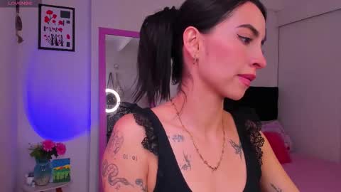 Snapshot of aryane_art_ chatting on 02/05/26, 07:51 carol online show from 02/05/26, 07:51