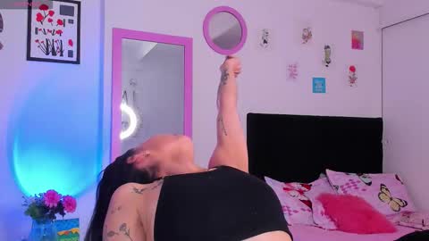 Snapshot of aryane_art_ chatting on 02/12/26, 12:05 carol online show from 02/12/26, 12:05