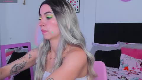 Snapshot of aryane_art_ chatting on 03/17/26, 10:46 carol online show from 03/17/26, 10:46