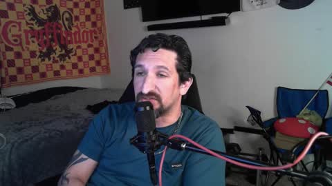 Snapshot of asanator101 chatting on 10/24/25, 08:05 devilPup75 online show from 10/24/25, 08:05