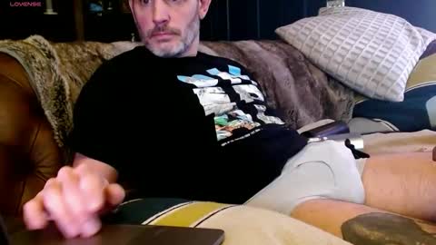 Snapshot of aschke chatting on 11/20/25, 08:41 aschke online show from 11/20/25, 08:41