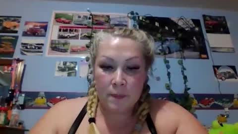 Snapshot of ash0ley chatting on 03/27/26, 11:04 ash0ley online show from 03/27/26, 11:04