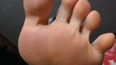 Snapshot of ash_nicefeet chatting on 12/21/25, 04:19 ashley online show from 12/21/25, 04:19