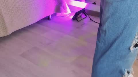 ash_valentine online show from 04/28/26, 02:27