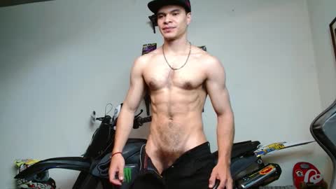 ash_wingrant online show from 12/02/25, 11:04