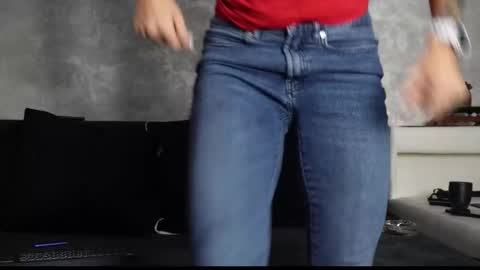 Asha online show from 10/03/25, 09:39