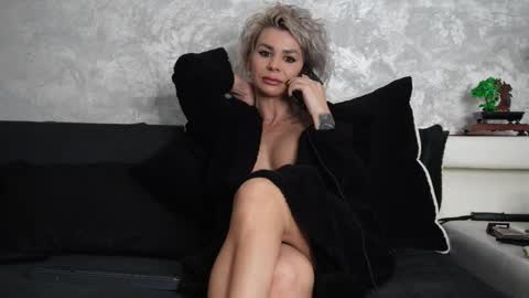 Snapshot of ashadevon_fit chatting on 01/13/26, 09:47 Asha online show from 01/13/26, 09:47