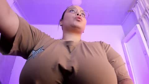 ashanty_vera01 online show from 12/24/24, 04:22