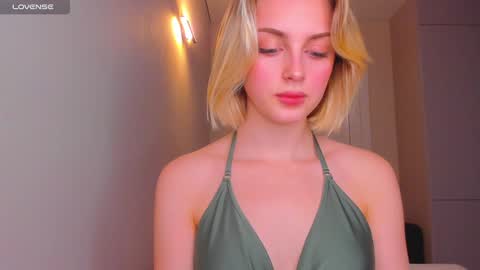 Snapshot of ashbunny_ chatting on 12/02/24, 05:37 your pretty Ashley online show from 12/02/24, 05:37
