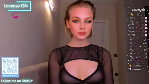 Snapshot of ashbunny_ chatting on 02/21/25, 07:10 your pretty Ashley online show from 02/21/25, 07:10