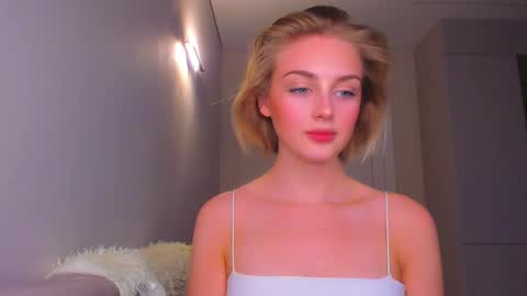 Snapshot of ashbunny_ chatting on 03/03/25, 06:12 your pretty Ashley online show from 03/03/25, 06:12