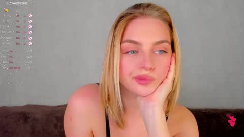 Snapshot of ashbunny_ chatting on 10/23/25, 06:50 your pretty Ashley online show from 10/23/25, 06:50