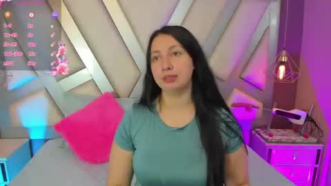 Snapshot of ashleey_bell_ chatting on 06/16/26, 01:03 Ashley online show from 06/16/26, 01:03