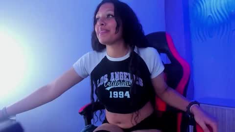 Snapshot of ashley17_ chatting on 11/25/25, 08:09 ashley17_ online show from 11/25/25, 08:09