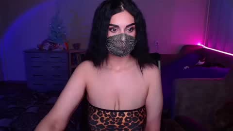 Snapshot of ashley__cooper__ chatting on 01/29/25, 04:15 Yasmina online show from 01/29/25, 04:15