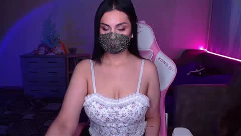 Snapshot of ashley__cooper__ chatting on 02/02/25, 04:59 Yasmina online show from 02/02/25, 04:59