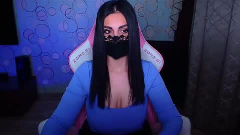   Yasmina   online show from 11/18/25, 03:45