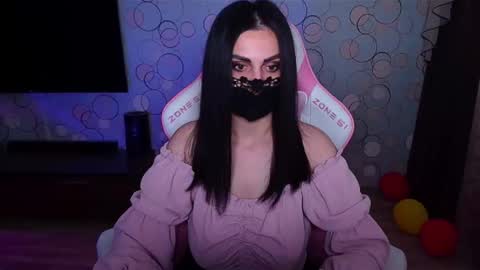Snapshot of ashley__cooper__ chatting on 04/13/26, 05:13 Yasmina online show from 04/13/26, 05:13
