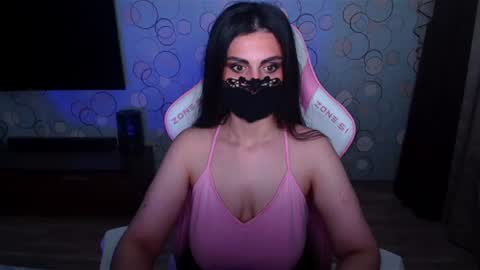 Snapshot of ashley__cooper__ chatting on 06/20/26, 04:37 Yasmina online show from 06/20/26, 04:37