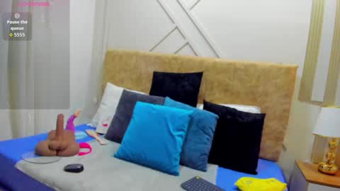 Snapshot of ashley__foxx_ chatting on 11/22/25, 02:05 ashley online show from 11/22/25, 02:05