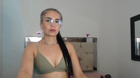 ashley__tylor online show from 01/30/25, 09:25
