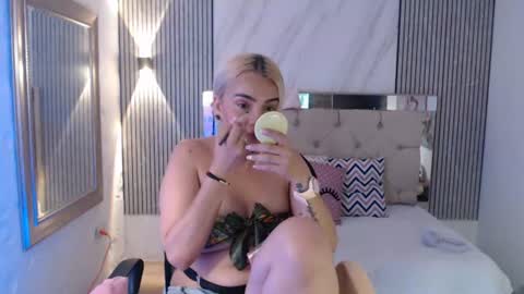 ashley__tylor online show from 06/11/26, 04:38