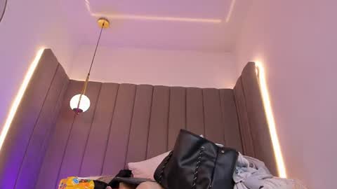 ashley_beaomunt online show from 06/24/26, 11:31
