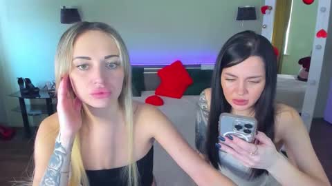 Snapshot of ashley_crashly chatting on 03/26/26, 08:09 Alina online show from 03/26/26, 08:09
