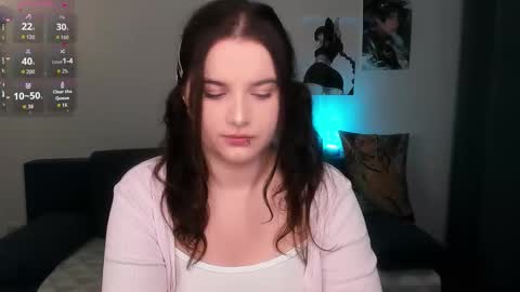 Snapshot of ashley_glen chatting on 03/17/26, 07:50 online show from 03/17/26, 07:50