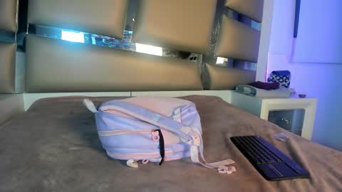 ashley_js online show from 12/03/25, 06:43