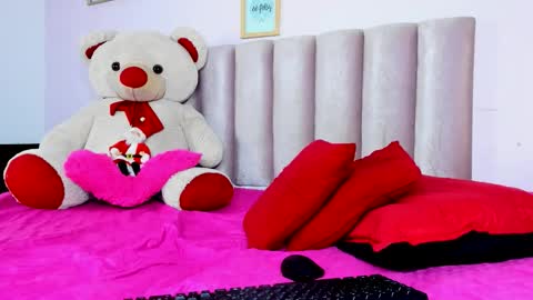 Ashley  online show from 12/19/25, 09:55