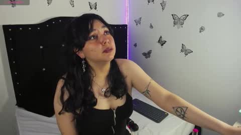 Snapshot of ashley_xoxo7 chatting on 11/25/25, 10:32 Ashley online show from 11/25/25, 10:32