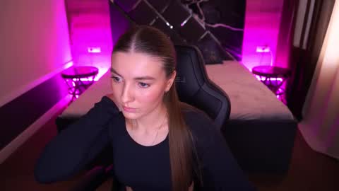 ashleybaee online show from 11/12/25, 01:22