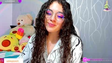 .. Ashley .. online show from 12/16/24, 09:20