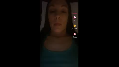 Snapshot of ashleyshyne69 chatting on 12/22/25, 01:57 Ashley online show from 12/22/25, 01:57