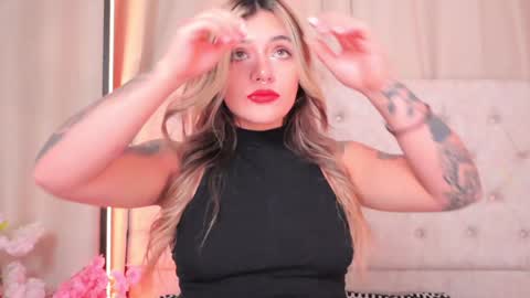 Snapshot of ashleyvalirya chatting on 01/06/25, 06:47 Ashley Lauren online show from 01/06/25, 06:47