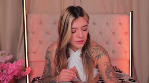 Snapshot of ashleyvalirya chatting on 01/08/25, 03:51 Ashley Lauren online show from 01/08/25, 03:51