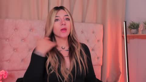 Snapshot of ashleyvalirya chatting on 01/13/25, 03:45 Ashley Lauren online show from 01/13/25, 03:45