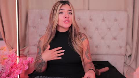 Snapshot of ashleyvalirya chatting on 01/15/25, 10:27 Ashley Lauren online show from 01/15/25, 10:27