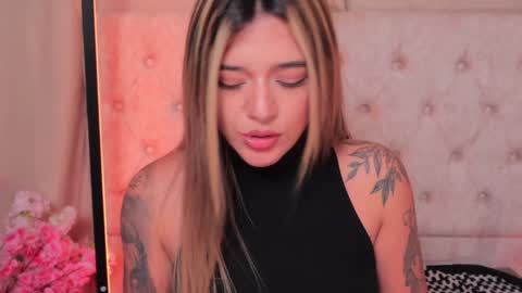 Snapshot of ashleyvalirya chatting on 01/31/25, 07:07 Ashley Lauren online show from 01/31/25, 07:07