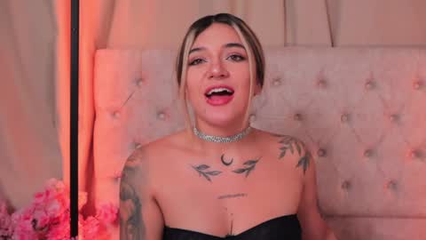 Snapshot of ashleyvalirya chatting on 02/06/25, 06:51 Ashley Lauren online show from 02/06/25, 06:51