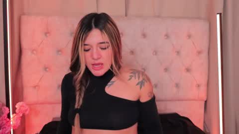 Snapshot of ashleyvalirya chatting on 02/11/25, 10:15 Ashley Lauren online show from 02/11/25, 10:15