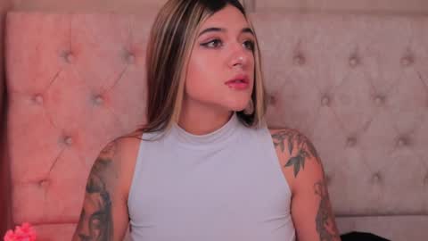 Snapshot of ashleyvalirya chatting on 02/12/25, 04:01 Ashley Lauren online show from 02/12/25, 04:01