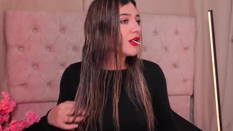 Snapshot of ashleyvalirya chatting on 02/14/25, 04:04 Ashley Lauren online show from 02/14/25, 04:04