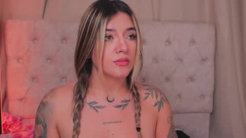 Snapshot of ashleyvalirya chatting on 02/28/25, 07:15 Ashley Lauren online show from 02/28/25, 07:15