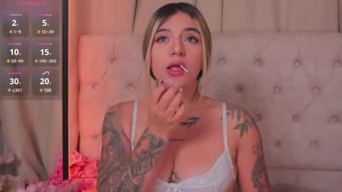 Snapshot of ashleyvalirya chatting on 03/03/25, 06:59 Ashley Lauren online show from 03/03/25, 06:59